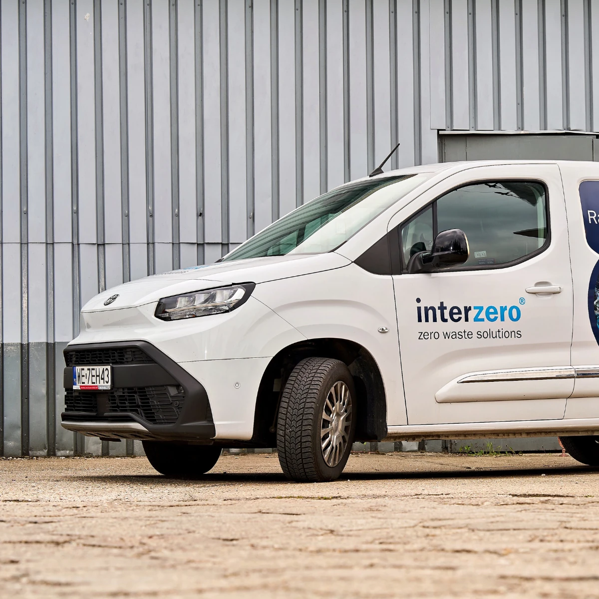Mobilni servis Interzero mašina, Interzero, 2026